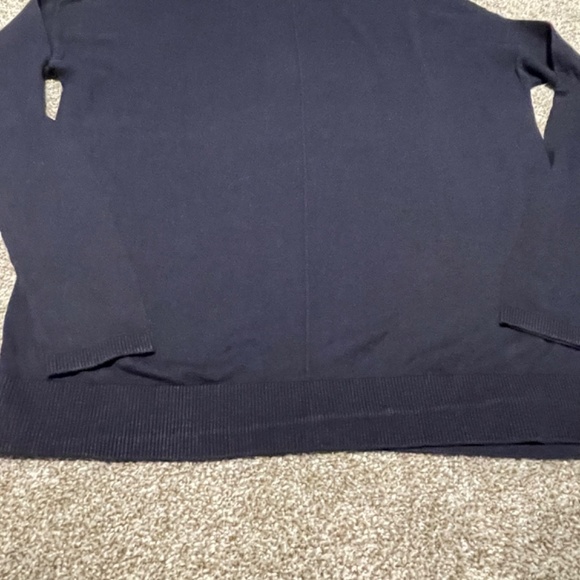 Vince Navy Lightweight Long Sleeve Pullover Sweater Size Medium - Picture 9 of 9
